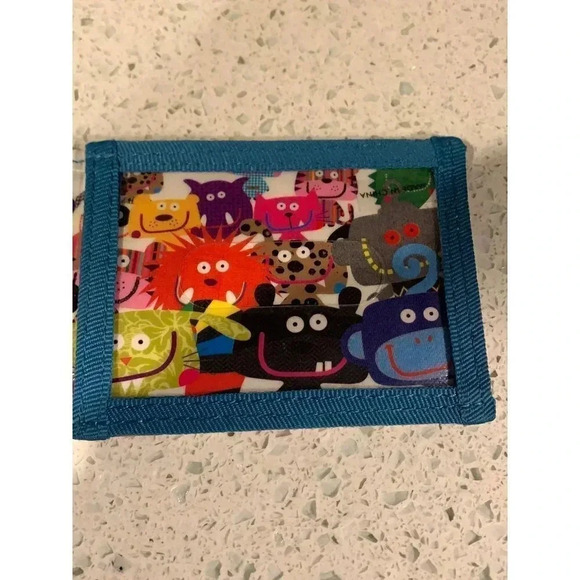 Paper chase id holder     Sd - Picture 6 of 6